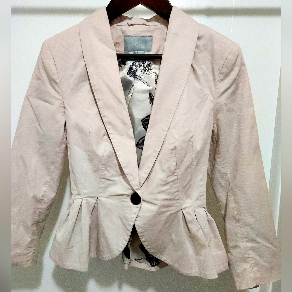 H&M Light Pink Women's Cropped Blazer with Peplum And Floral Lining